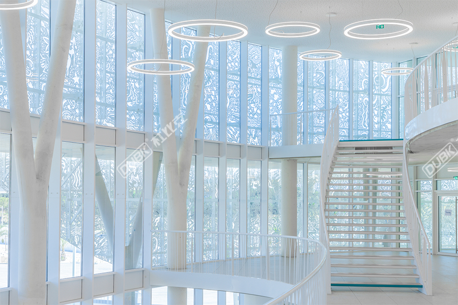 阿格德角展覽中心內(nèi)墻