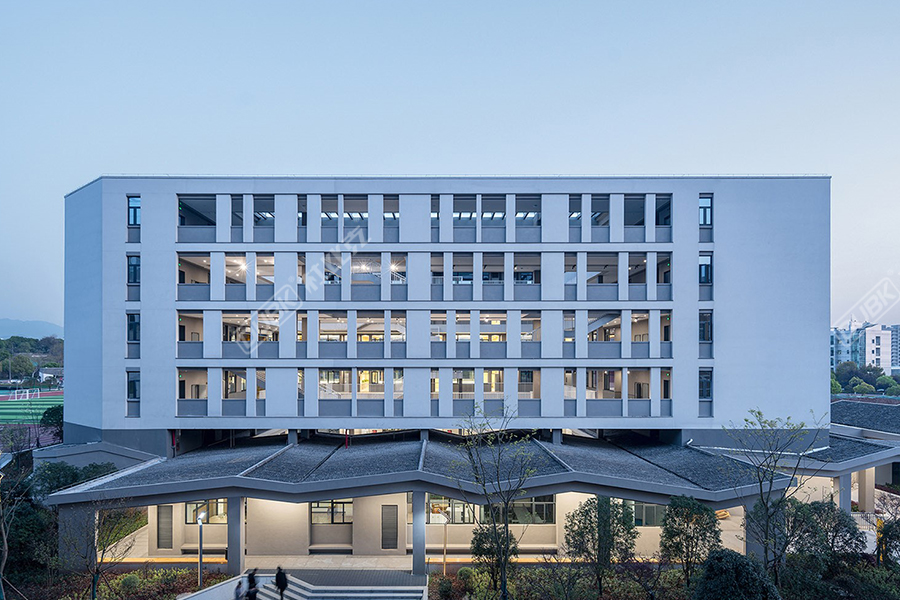 義烏新世紀(jì)外國語學(xué)校